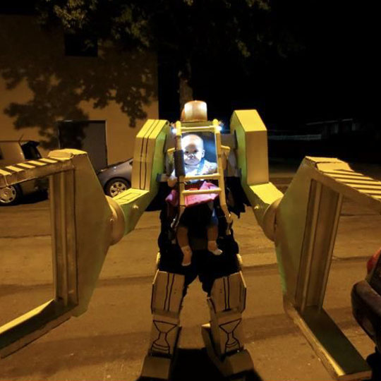 Corrugated Costumes: Aliens Heavy Loader